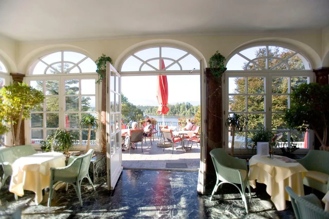Gastehaus Schloss Abtsee Hotel Laufen Guest house
